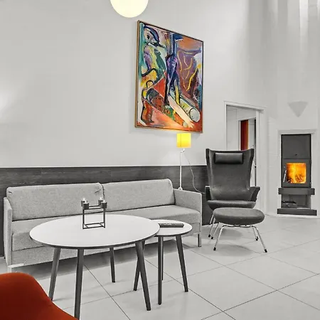 Beautiful Home In Grenaa With Wifi Feriehus