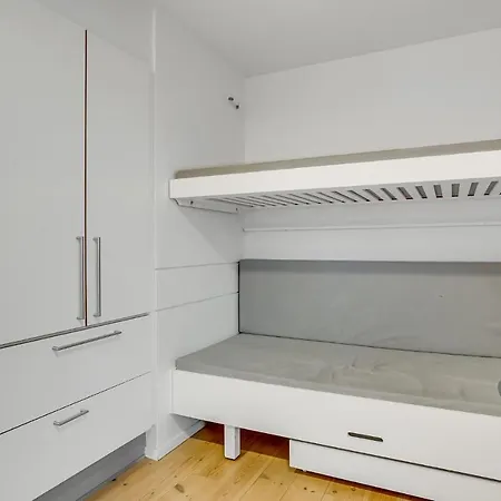 Beautiful Home In Grenaa With Wifi