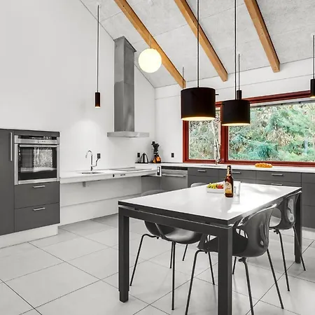 Beautiful Home In Grenaa With Wifi *